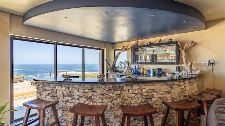 8 Bedroom Property for Sale in Pringle Bay Western Cape